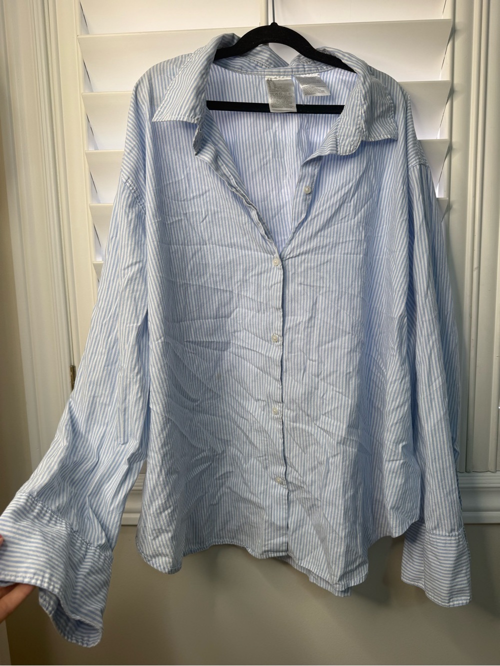H&M Light Blue Pinstripe Button-Up Shirt - Picture 2 of 4